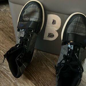 Penguin,men size 12, blue black and grey, gently used